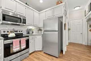 3117 Cleere Court, Greenville, NC 27858 – photo 15: 30-web-or-mls-IMG_0053