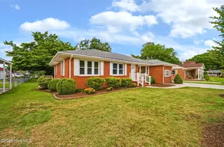 118 Rosewood Avenue, Elizabeth City, NC 27909 – photo 2: Front Left