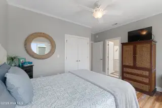 104 S 3rd Street I-1 & Slip 5 Atlantic Harbour, Morehead City, NC 28557 – photo 15: Primary bedroom
