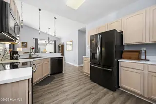 527 Village Green Drive A, Morehead City, NC 28557 – photo 17: 18-web-or-mls-527A-VillageGreen-Nov-2025