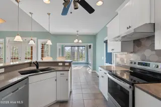 6509 Walden Pond Lane, Southport, NC 28461 — 3-bedroom home in Winding Creek, Southport, NC, photo 4 of 72: 6509WaldenPondLn - 11