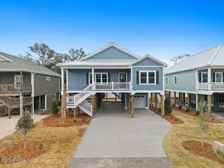 204 NE 33rd Street, Oak Island, NC 28465 – photo 4: 4-web-or-mls-Cammediallc.com--2