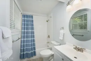 8 N 23rd Street, Wilmington, NC 28405 — 3-bedroom home, Wilmington, NC, photo 21 of 34: bathroom-2