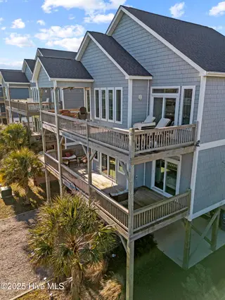 317 Oceanaire Lane, Surf City, NC 28445 – photo 9: DJI_20250114095852_0302_D