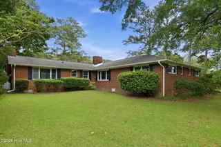 3030 Fairway Road, Morehead City, NC 28557 – photo 4: 5-web-or-mls-1S3A9243