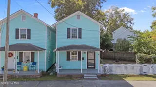 711 Queen Street, New Bern, NC 28560 – photo 24: All The Curb Appeal
