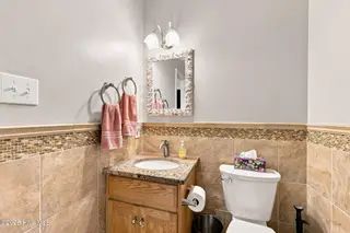 117 Woodridge Drive, Morehead City, NC 28557 – photo 22: 44-web-or-mls-117 Woodridge 081-edit (1)