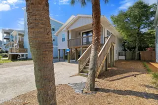 313 Greenville Avenue, Carolina Beach, NC 28428 – photo 6: 6-web-or-mls-GI - 313 Greenville Ave - L