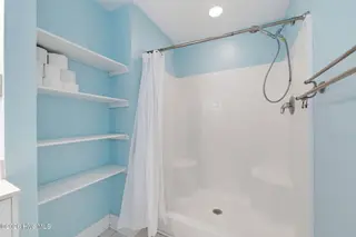 1007 Barkentine Drive, New Bern, NC 28560 – photo 23: Master Bath