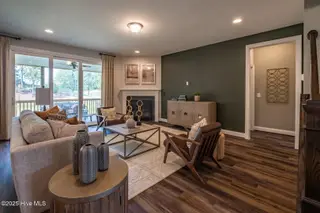 374 Glade Drive, Aberdeen, NC 28315 – photo 7: 09_Family Room (Large)