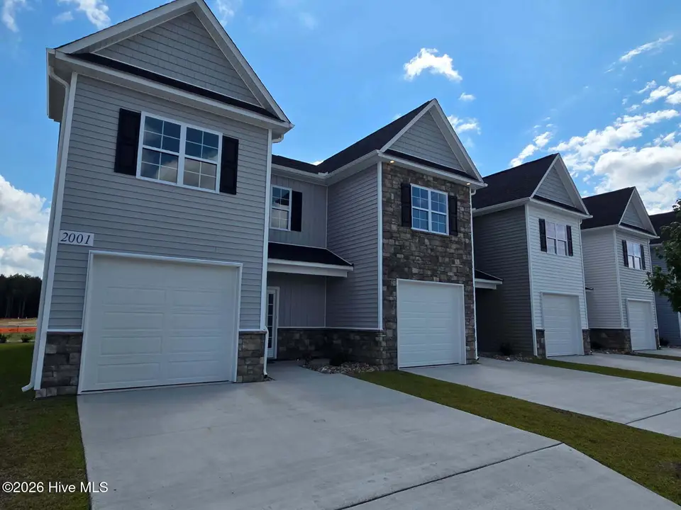 2001 Newbury Way F, Greenville, NC 27834 – photo 1 of 27: 2001 Newbury Way