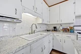 923 N Yaupon Terrace, Morehead City, NC 28557 – photo 10: 37-web-or-mls-IMG_7443