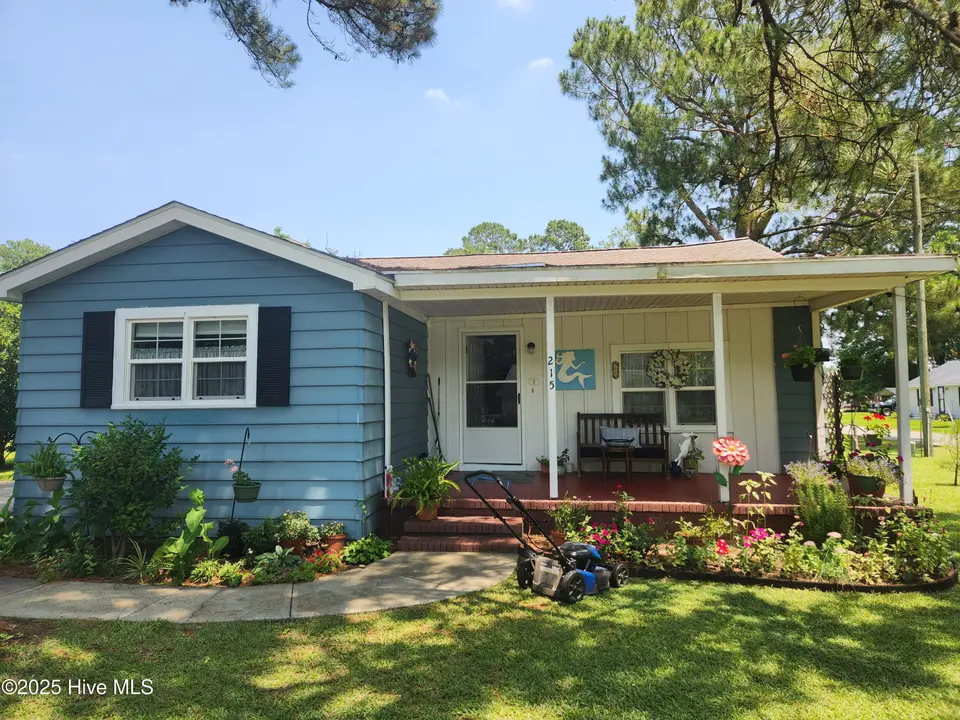 215 S Lee Avenue, Beulaville, NC 28518 — 2-bedroom home, Beulaville, NC, photo 1 of 17: Front
