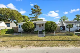 2205 Bay Street, Morehead City, NC 28557 – photo 5: Front