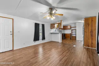 712 Longwood Road NW, Ocean Isle Beach, NC 28469 — 3-bedroom manufactured home, Ocean Isle Beach, NC, photo 12 of 33: 712LongwoodRdNW - 7
