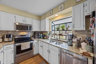 10051 Windward Drive, New Bern, NC 28560 – photo 6: KITCHEN VIEW II