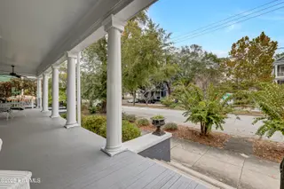 106 S 5th Avenue, Wilmington, NC 28401 – photo 5: Front Porch