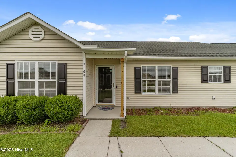 7108 Thurgood Road, Wilmington, NC 28411 – photo 1 of 35: 1-web-or-mls-CZ9A8170