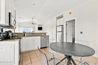 106 Willis Avenue B, Atlantic Beach, NC 28512 – photo 9: 41-web-or-mls-IMG_0675