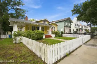 105 S Atlantic Avenue, Southport, NC 28461 — 3-bedroom home, Southport, NC, photo 4 of 34: 31-print-DSC07073
