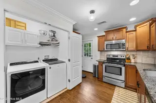 813 Holbrooke Avenue, Wilmington, NC 28412 – photo 14: EX6A4382