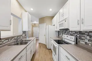 1508 Honeybee Lane, Wilmington, NC 28412 – photo 14: 14_img_4688