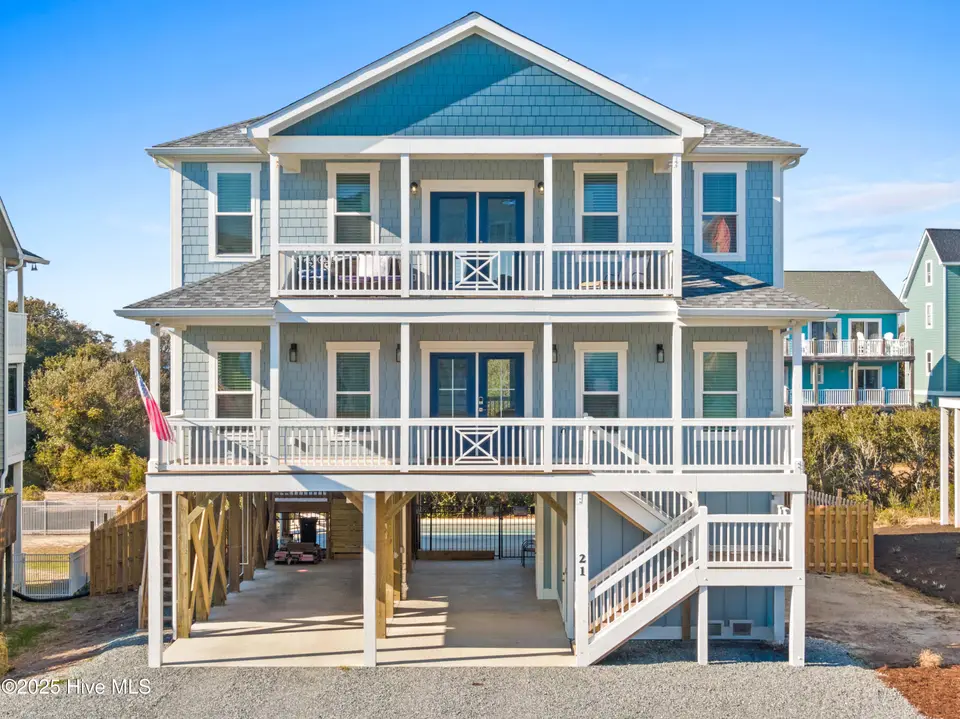 21 Porpoise Place, North Topsail Beach, NC 28460 – photo 1 of 45: 002_21_porpoise_place-2_875