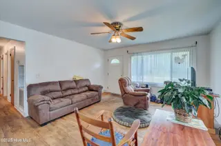 121 Laurel Drive, Wilmington, NC 28401 — 3-bedroom home in Wrightsboro Acres, Wilmington, NC, photo 12 of 18: 121LaurelDrive-16