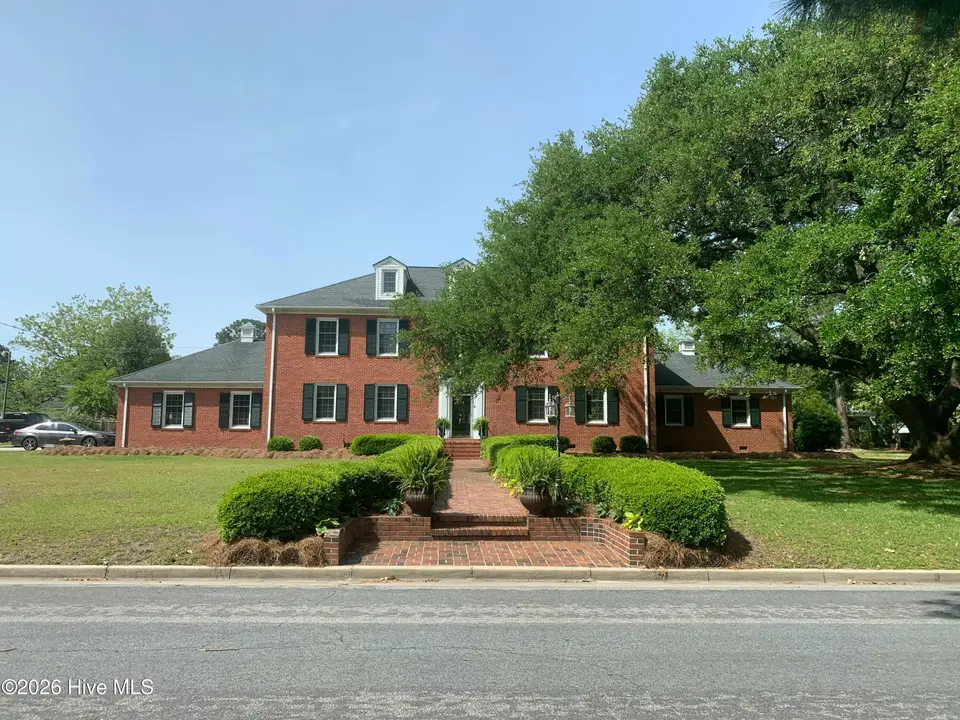 415 Woodland Drive, Jacksonville, NC 28540 — 5-bedroom home in Chaney Heights, Jacksonville, NC, photo 1 of 3