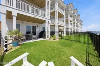 706 Atlantic Beach Causeway A, Atlantic Beach, NC 28512 — 3-bedroom townhome in Showboat Cottages, Atlantic Beach, NC, photo 8 of 48: 15-web-or-mls-IMG_5591