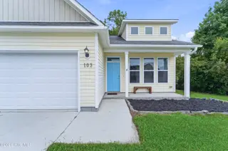 103 Forsythia Court, Jacksonville, NC 28546 — 3-bedroom home in Aragona Village, Jacksonville, NC, photo 7 of 48: DSC03193