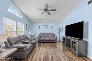 636 Brewster Lane, Wilmington, NC 28412 – photo 13: 17_living room