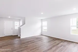 520 Sandy Hollow Drive, Jacksonville, NC 28540 – photo 12: Photos of a similar home