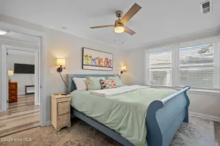 412 Raleigh Avenue, Carolina Beach, NC 28428 — 2-bedroom home, Carolina Beach, NC, photo 12 of 20: 35-web-or-mls-DSC09731