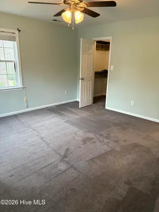 102 Dockside Drive, Jacksonville, NC 28546 – photo 18: master bed toward walk-in closet
