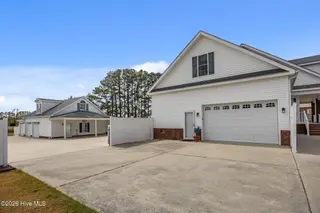 819 Badger Circle, Greenville, NC 27834 — 3-bedroom home in Northwoods, Greenville, NC, photo 10 of 62: 20-web-or-mls-IMG_0009 (1)