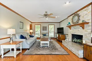 3232 Grey Leaf Drive, Wilmington, NC 28409 — 4-bedroom home in Woodberry Forest, Wilmington, NC, photo 16 of 51: 3232 Grey Leaf den 3