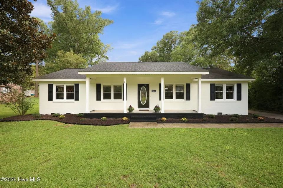 5203 Meadowbrook Drive, Trent Woods, NC 28562 – photo 1 of 61: Front Elevation