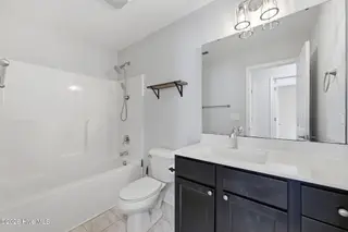 106 Heckathorne Drive, New Bern, NC 28560 — 3-bedroom home in West Crossroads, New Bern, NC, photo 22 of 33: Guest Bath