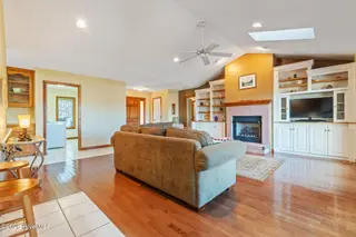 1461 S Shore Drive, Southport, NC 28461 – photo 10: Living Room