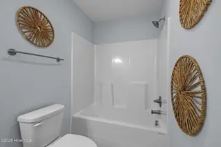 200 Olde Towne Yacht Club Drive 48, Beaufort, NC 28516 – photo 17: Similar Suite 3 bathroom