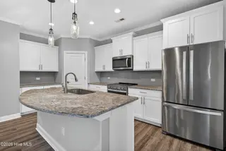 8450 Oak Abbey Trail NE, Leland, NC 28451 — 3-bedroom townhome in Compass Pointe, Leland, NC, photo 9 of 37