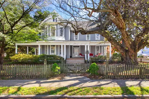 315 W Church Street, Elizabeth City