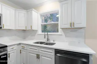 931 W Connecticut Avenue, Southern Pines, NC 28387 – photo 10: 13-web-or-mls-IMG_8502