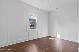 609 N 10th Street, Wilmington, NC 28401 — 4-bedroom home in Brooklyn, Wilmington, NC, photo 15 of 34: Bedroom (11)