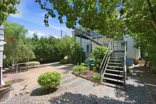 411 George Street, New Bern, NC 28560 – photo 24: Gorgeous Courtyard