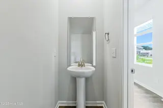 602 S Squires Run Lane, Richlands, NC 28574 – photo 17: Half Bathroom