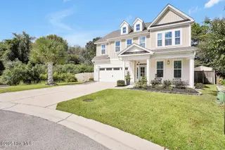 5004 Laurenbridge Lane, Wilmington, NC 28409 – photo 4: PERFECT CUL DE SAC HOME