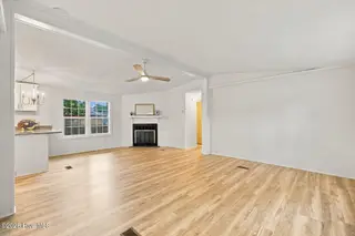 621 Harbor Drive SE, Bolivia, NC 28422 — 3-bedroom manufactured home in Sunset Harbor, Bolivia, NC, photo 11 of 44