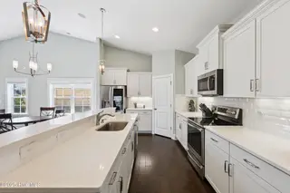 433 Island End Court, Wilmington, NC 28412 – photo 11: 12_img_2324